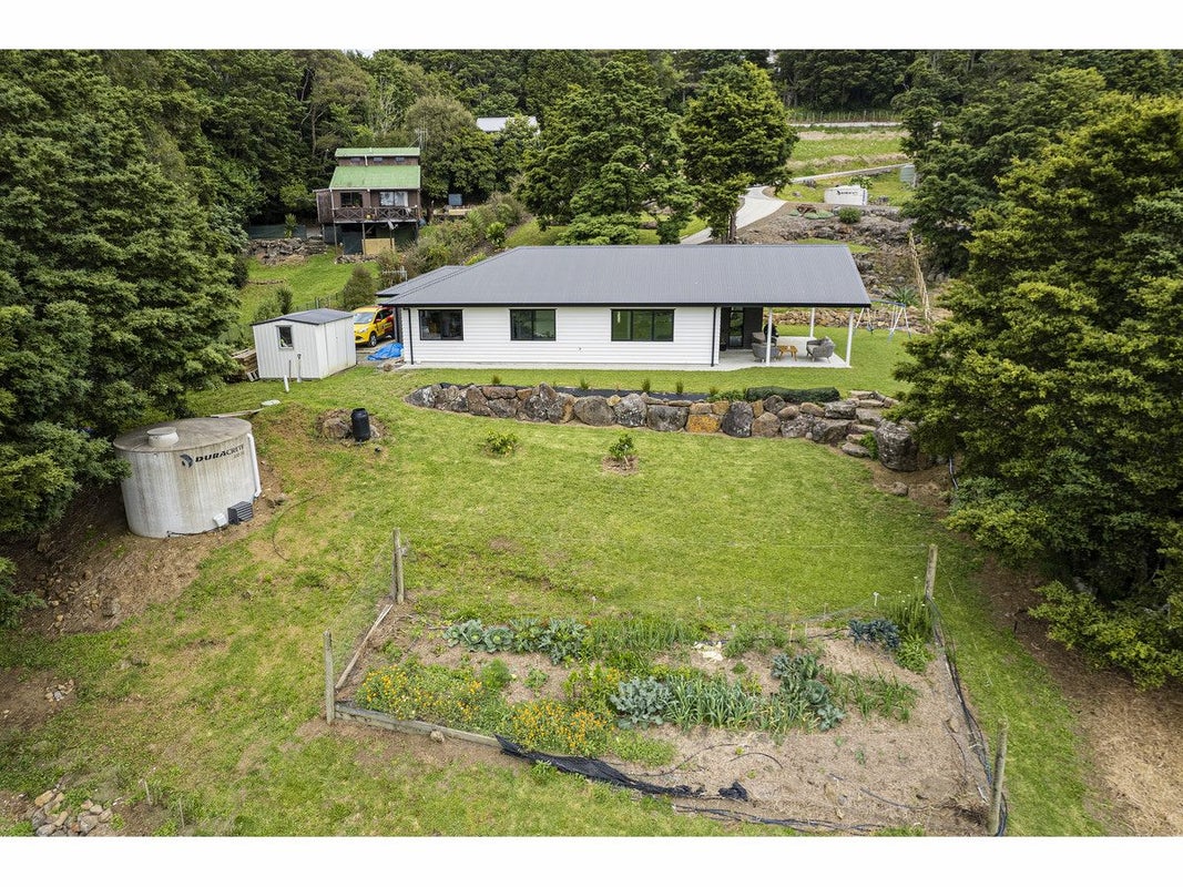 4 Watercourse Way, Tikipunga, Whangarei - Carousel 1