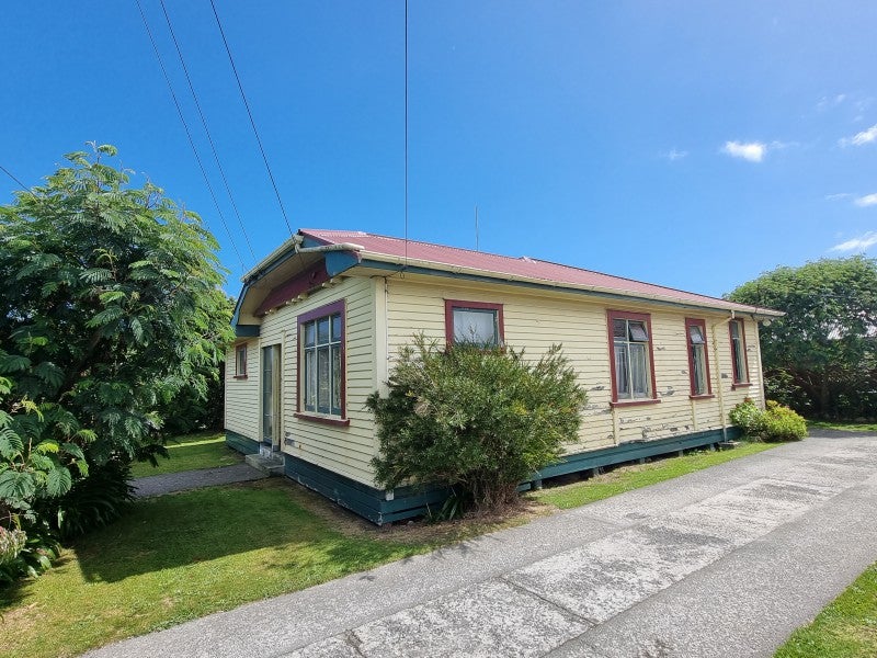 3 Robinson Street, Blaketown, Greymouth - Carousel 1