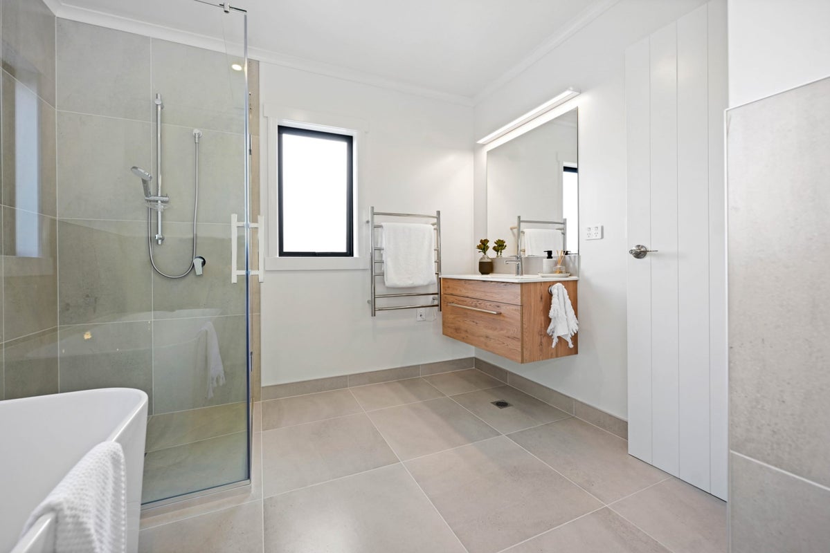 74 Maanihi Drive, Rototuna North, Hamilton - Carousel 20