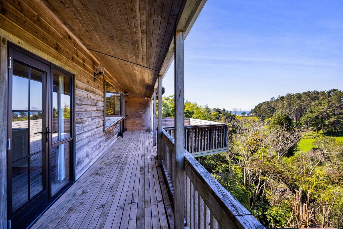 7E Kaitake Place, Oakura, Oakura - Carousel 1
