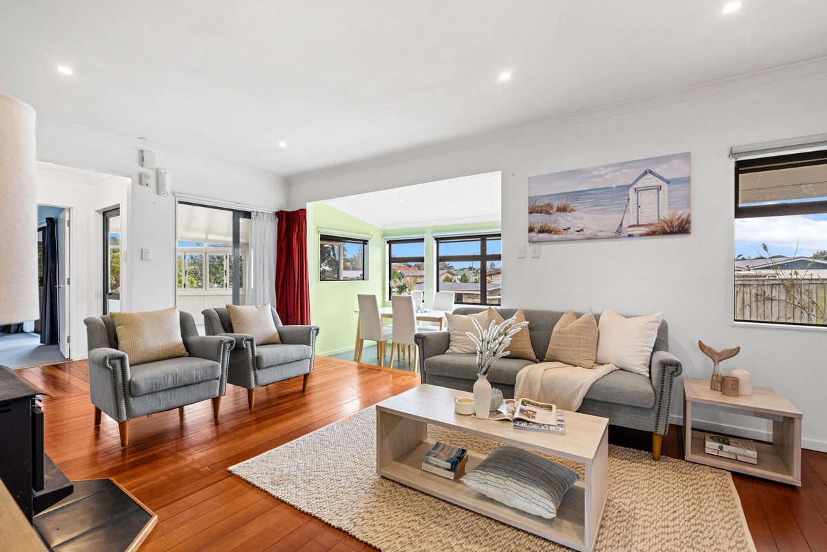 50 Kahukura Avenue, Waitarere Beach, Levin - Carousel 2