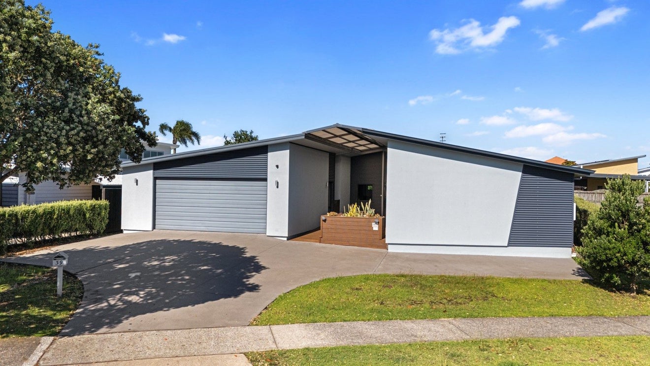 39 Nautilus Drive, Papamoa Beach, Papamoa - Carousel 1