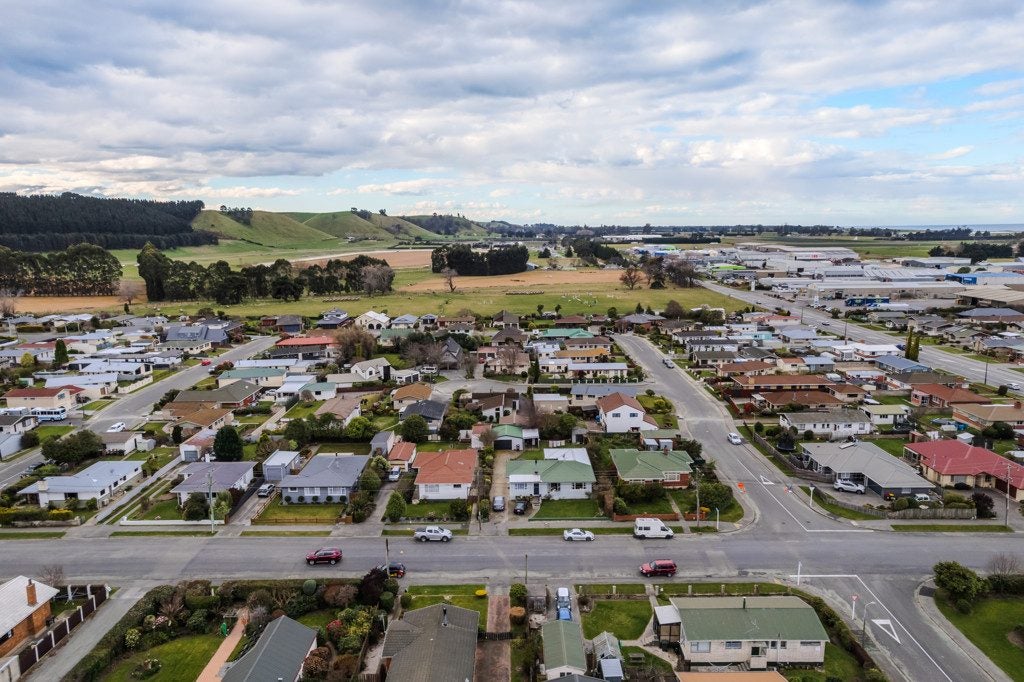 8 Fernbrook Road, Oamaru North, Oamaru - Carousel 28
