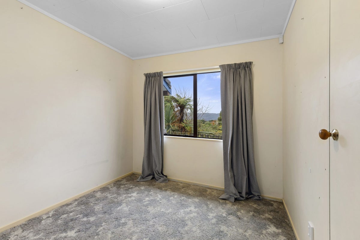 269 Major Drive, Kelson, Lower Hutt - Carousel 17