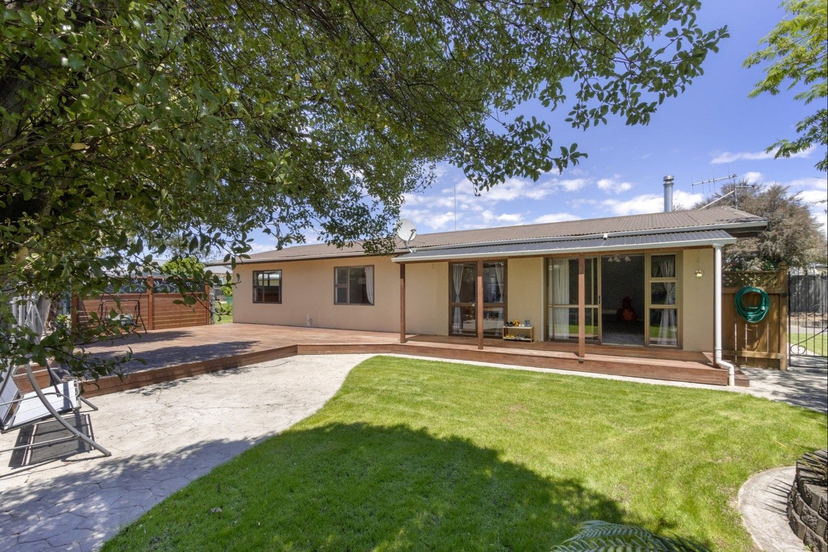 9 Lichfield Crescent, Tamatea, Napier - Carousel 1