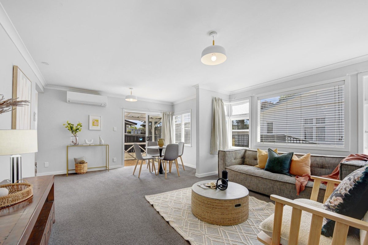 1/60 Tahunanui Drive, Tahunanui, Nelson - Carousel 1