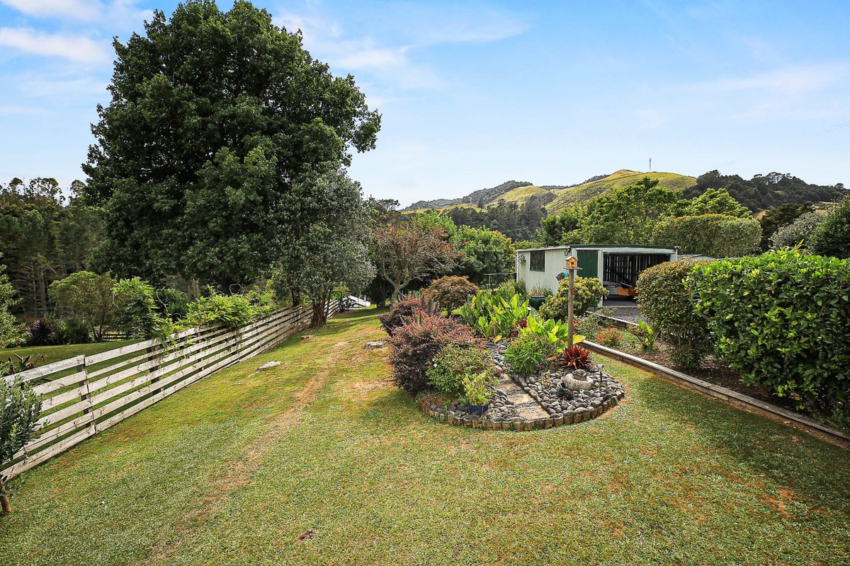 16 Victoria Street, Karangahake - Carousel 26