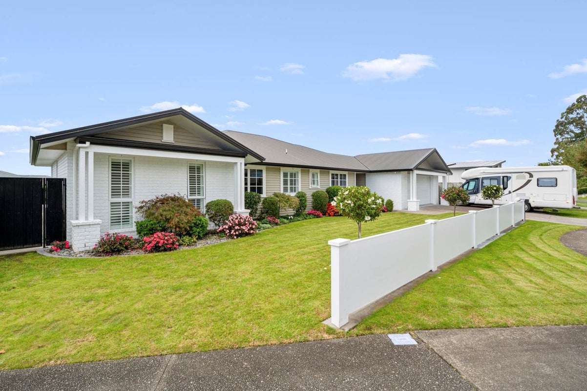 24 Mervyn Place, Ohauiti, Tauranga - Carousel 1