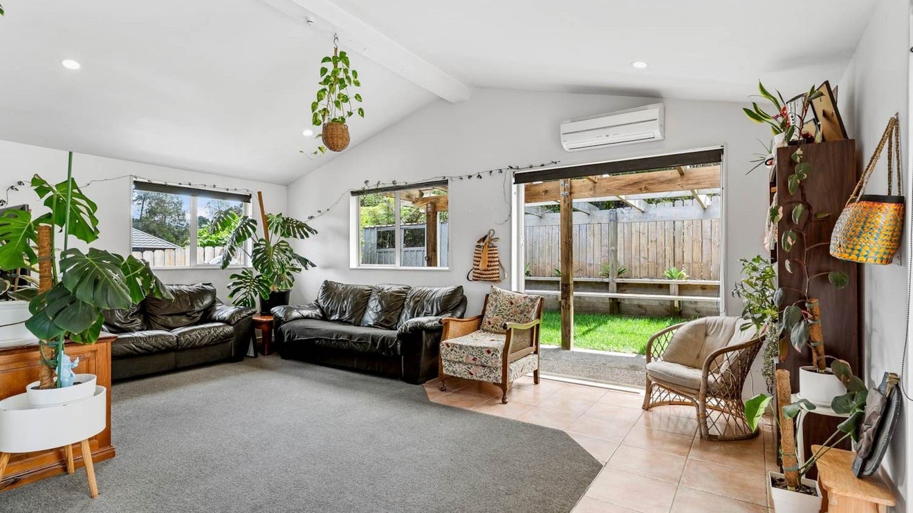 12C Relko Crescent, Torbay, Auckland - Carousel 1