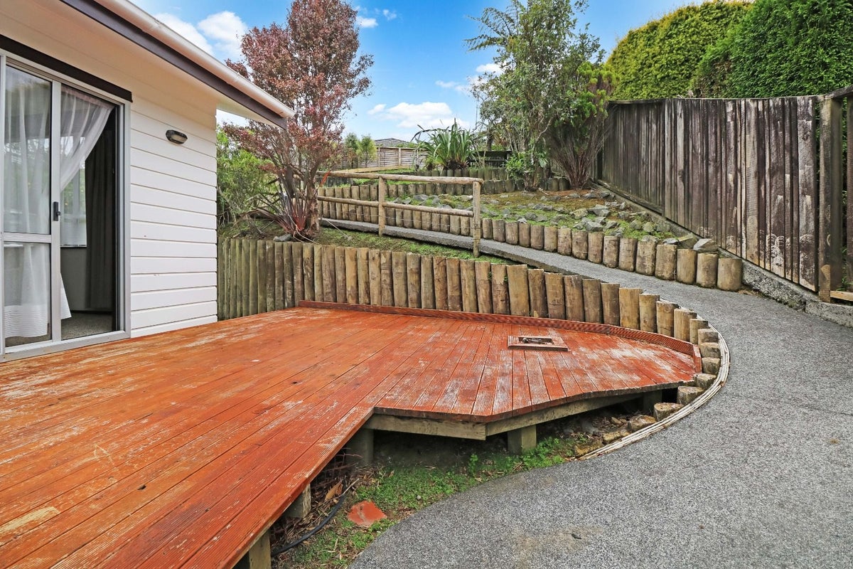 239 Major Drive, Kelson, Lower Hutt - Carousel 12
