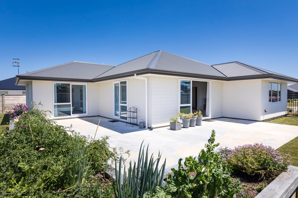 2 Hydrangea Lane, Milson, Palmerston North - Carousel 2