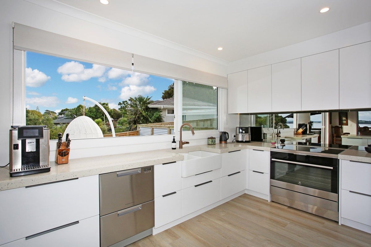 50 Ronald Avenue, Waiuku - Carousel 2