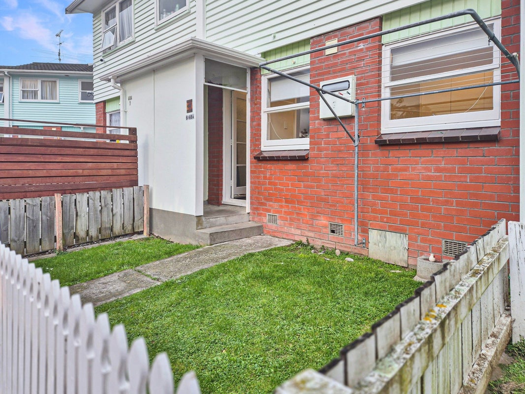 8/48 Merton Street, Trentham, Upper Hutt - Carousel 2