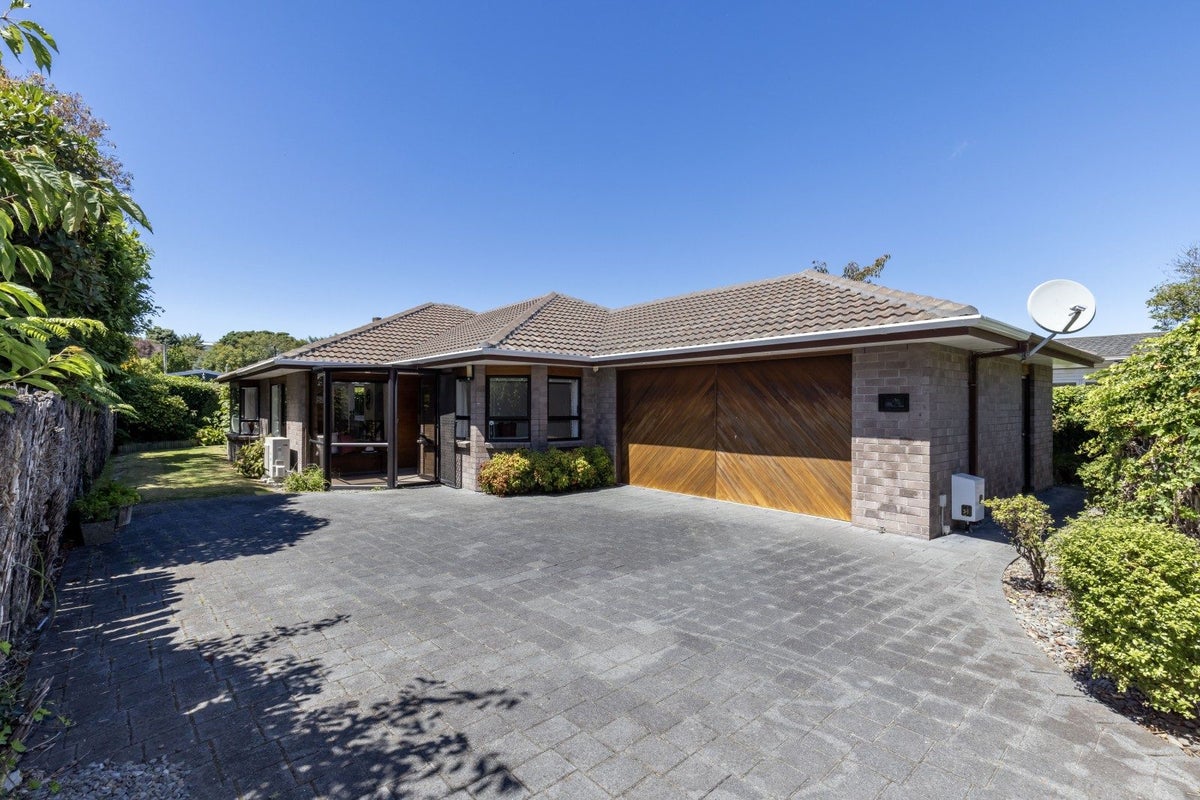 52 Matatua Road, Raumati Beach, Paraparaumu - Carousel 1