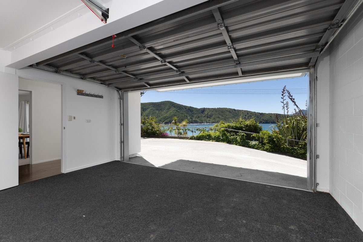 358 Waikawa Road, Waikawa, Picton - Carousel 30