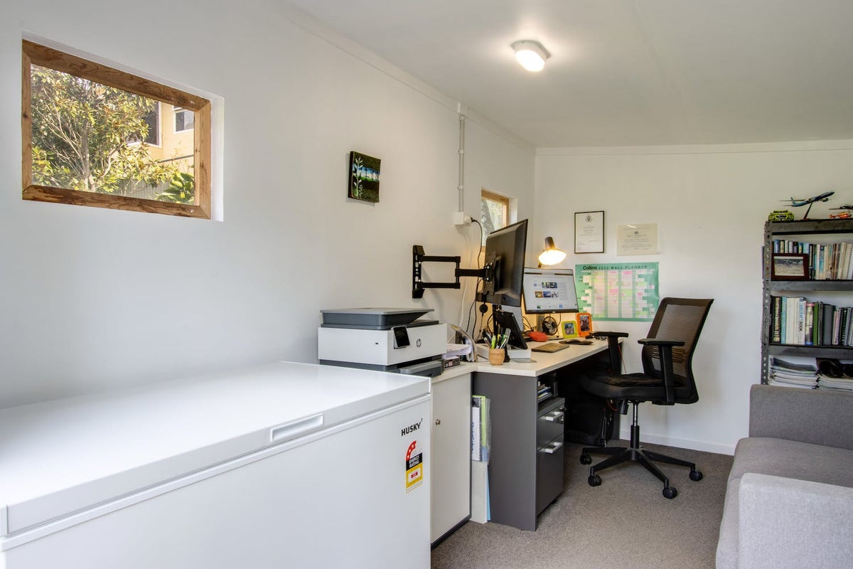 6 Enfield Road, Hospital Hill, Napier - Carousel 11