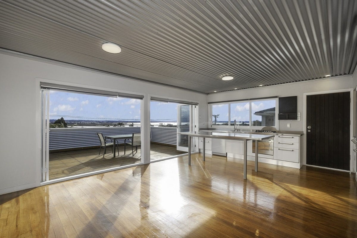 20 Hadfield Avenue, Waterview, Auckland - Carousel 2