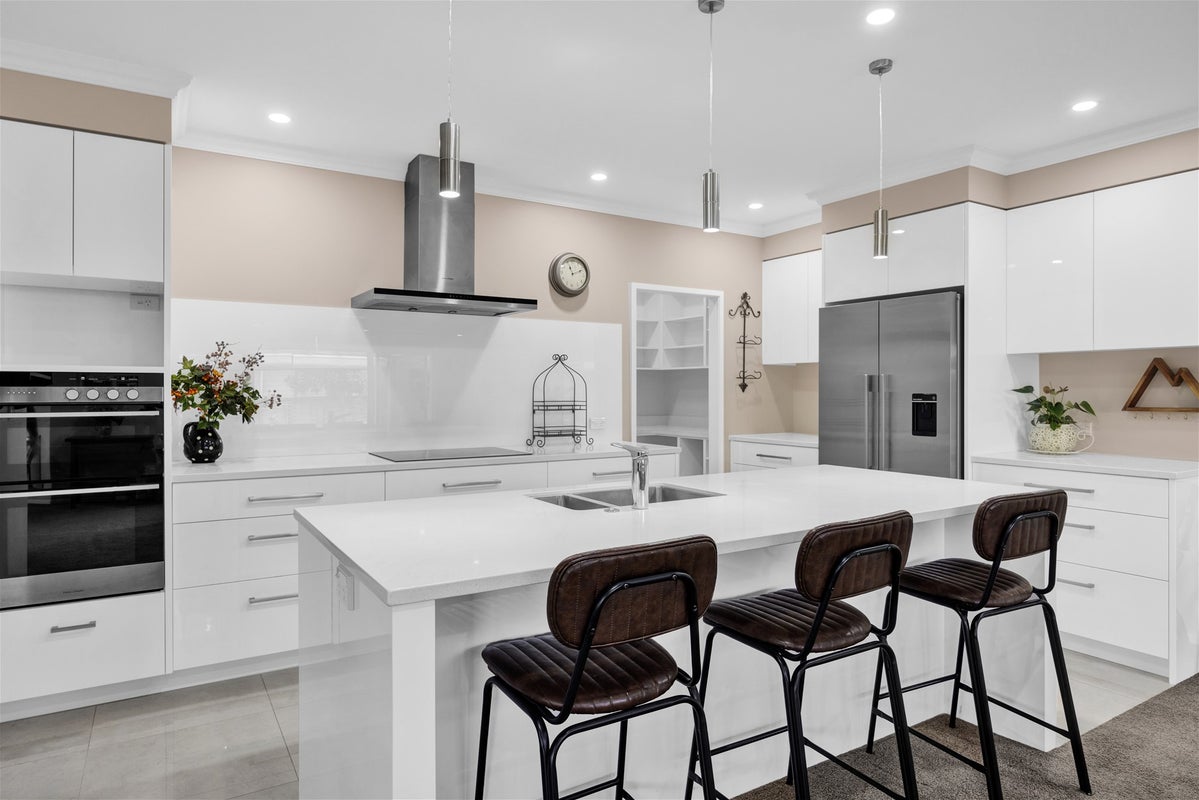 9 Links Drive, Waiwhakaiho, New Plymouth - Carousel 2