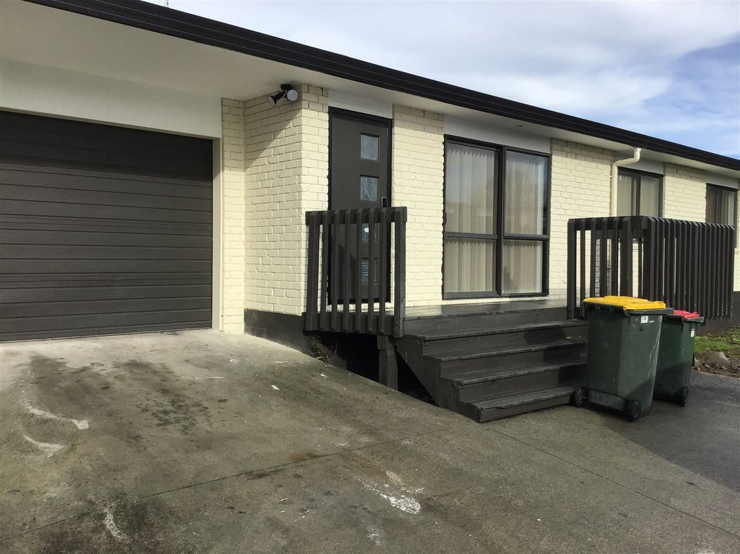 16A Netherlands Avenue, Kelston, Auckland - Carousel 1