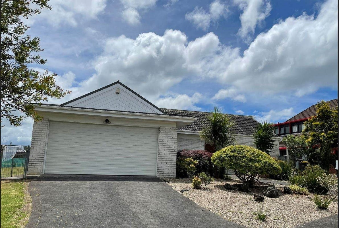 4 Wilmington Place, Forrest Hill, Auckland - Carousel 2