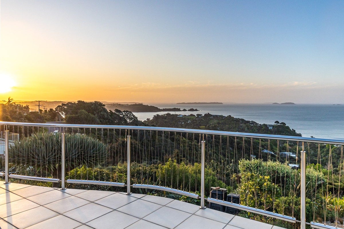 64 Hauraki Road, Oneroa, Waiheke Island - Carousel 24