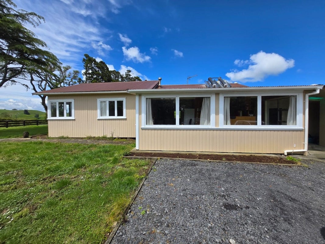 240 Jericho Road, Pukekohe East - Carousel 1