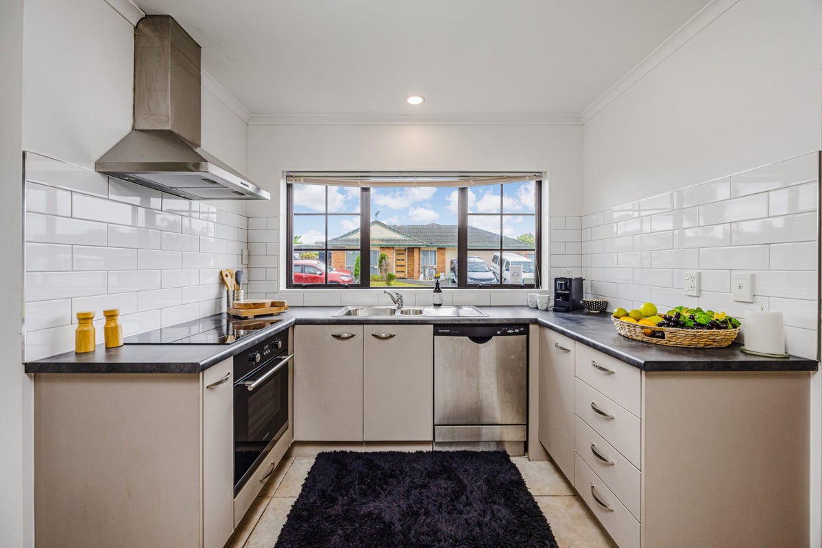 329 Mahia Road, Weymouth, Auckland - Carousel 2