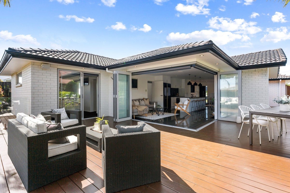 8 Reliance Crescent, Beachlands, Auckland - Carousel 2