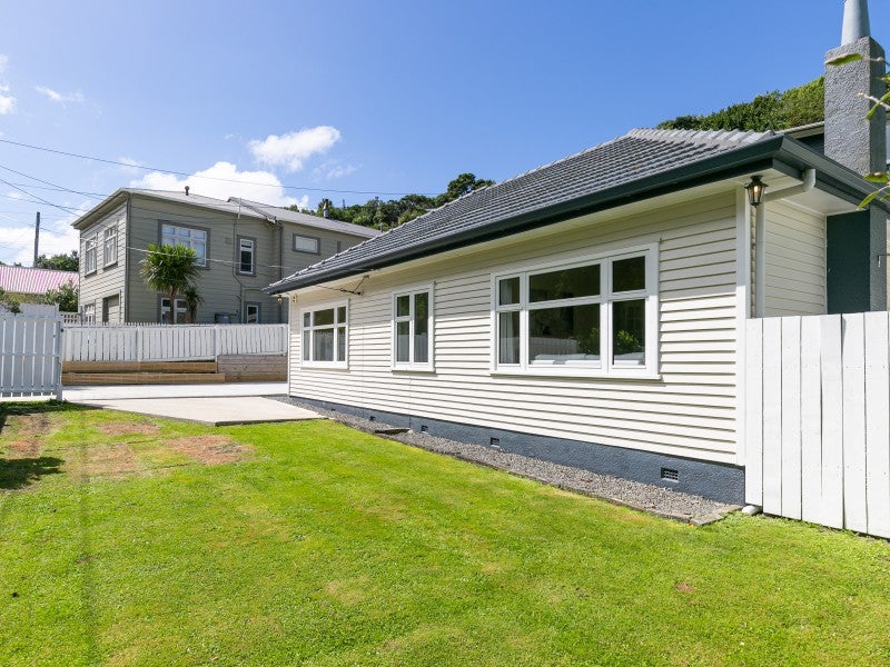 121 Severn Street, Island Bay, Wellington - Carousel 11