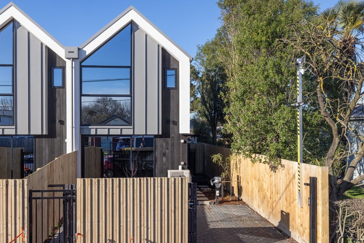 4/7 Ward Street, Addington, Christchurch - Carousel 1