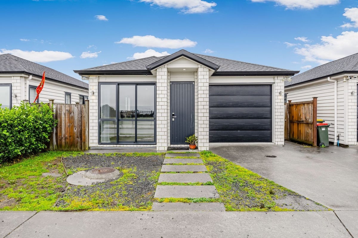 6 Opoka Street, Takanini, Auckland - Carousel 1