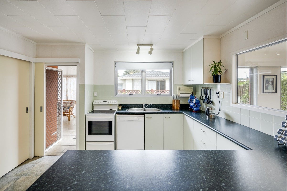5/25 MOELLER STreet, TARADALE, NAPIER - Carousel 2