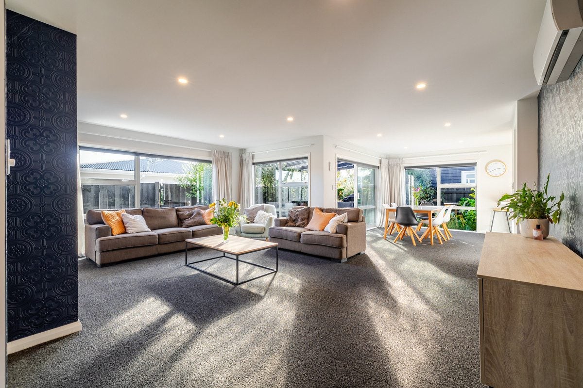2A Alton Place, Hokowhitu, Palmerston North - Carousel 2