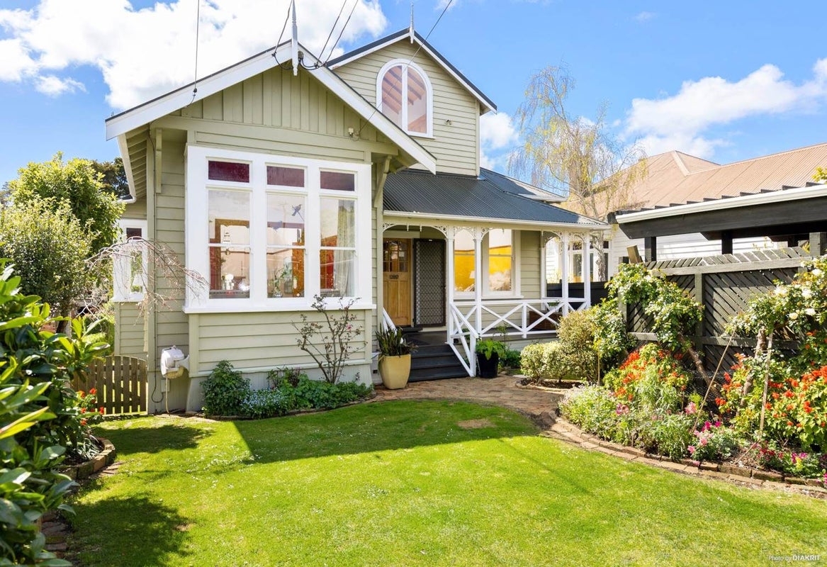 27A Tawera Road, Greenlane, Auckland - Carousel 1