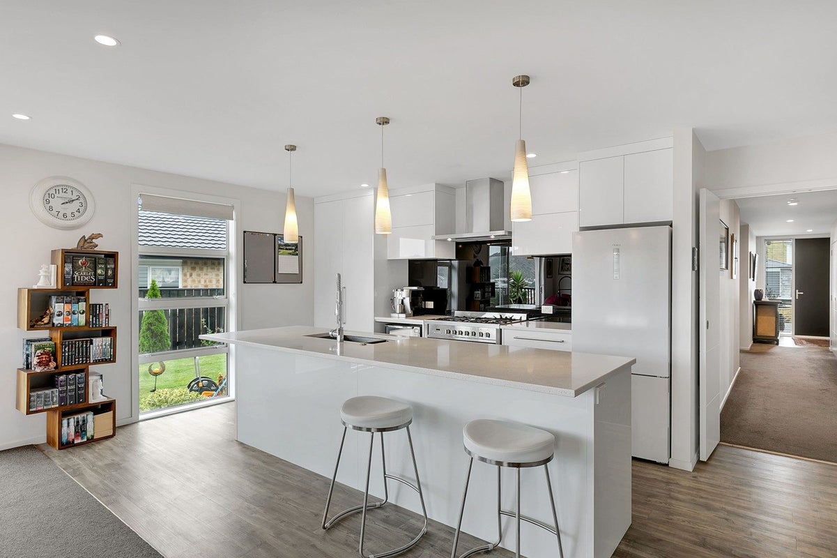 112 John Burke DR, PAPAKOWHAI, PORIRUA - Carousel 2