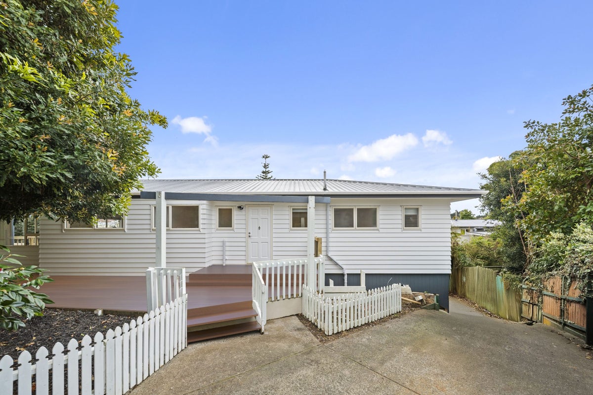 19a Fenton Street, Papatoetoe, Manukau City, Auckland - Carousel 1