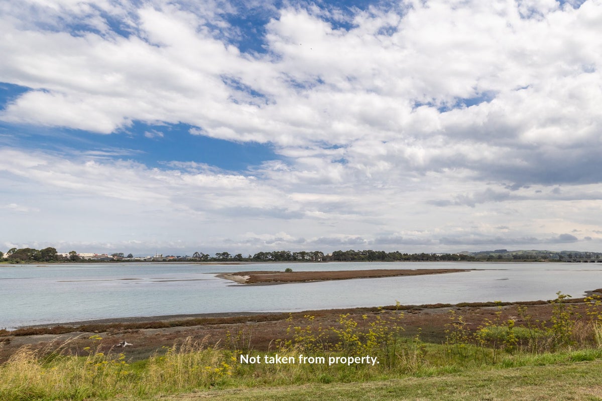 2/32 Meeanee Quay, Westshore, Napier - Carousel 19