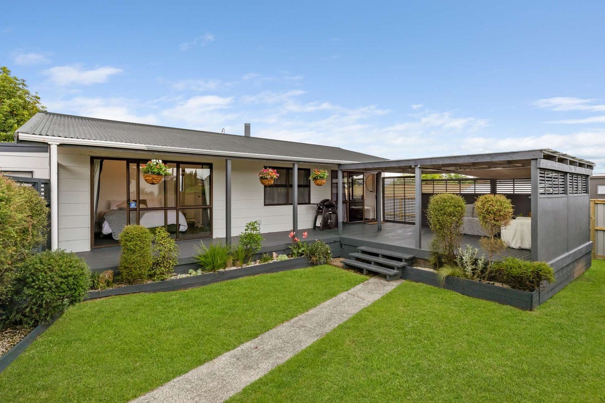 23B Wingrove Road, Owhata, Rotorua - Carousel 1