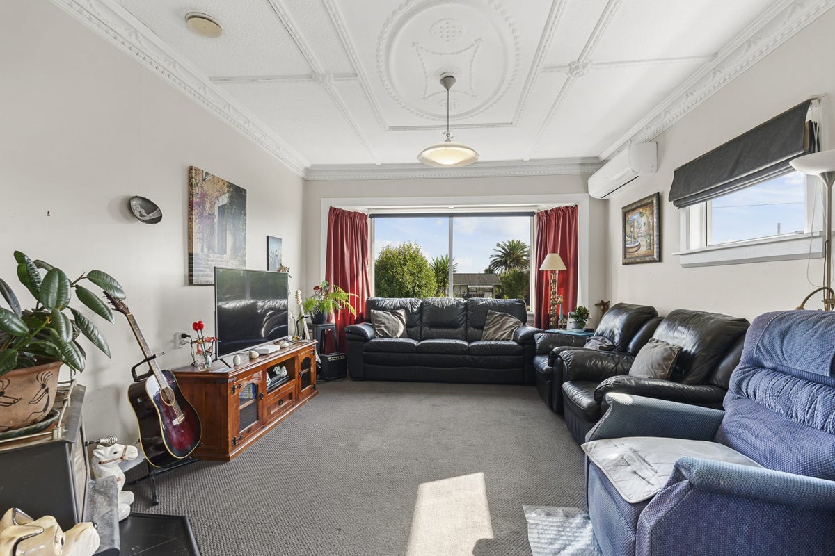 12 Rawhiti Street, Vogeltown, New Plymouth - Carousel 2