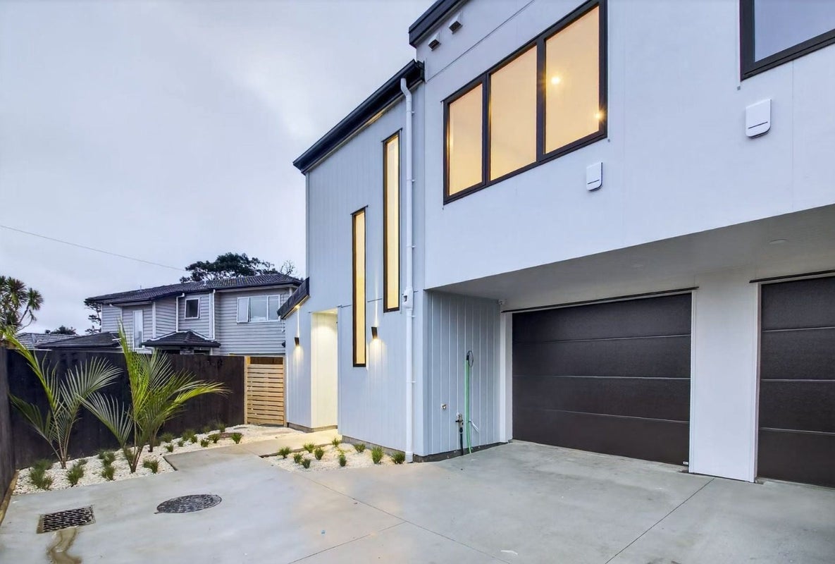 121D Vodanovich Road, Te Atatu South, Auckland - Carousel 17