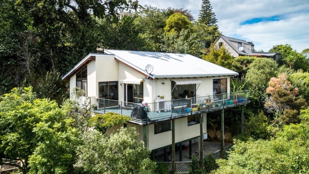 27 Burns Road, Hospital Hill, Napier - Carousel 1