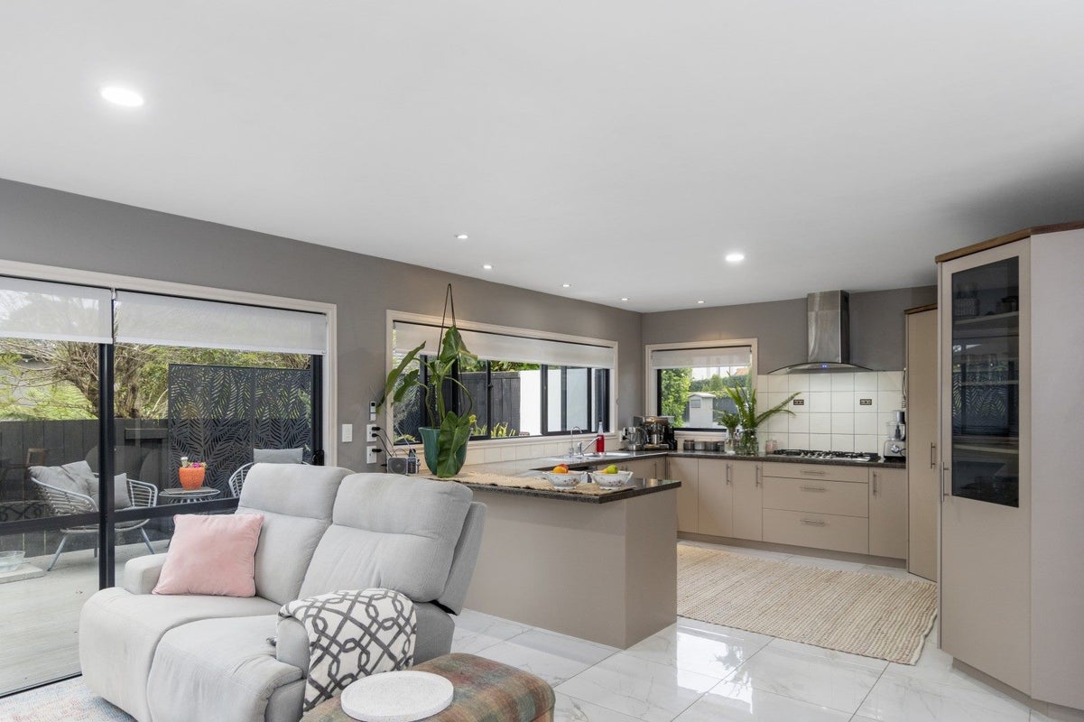 43 Honeysuckle Lane, Ohauiti, Tauranga - Carousel 2