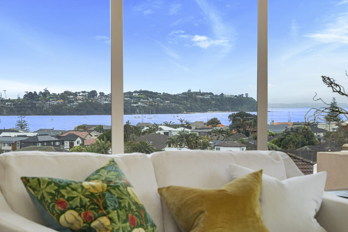 1/25 Devon Road, Bucklands Beach, Auckland - Carousel 2