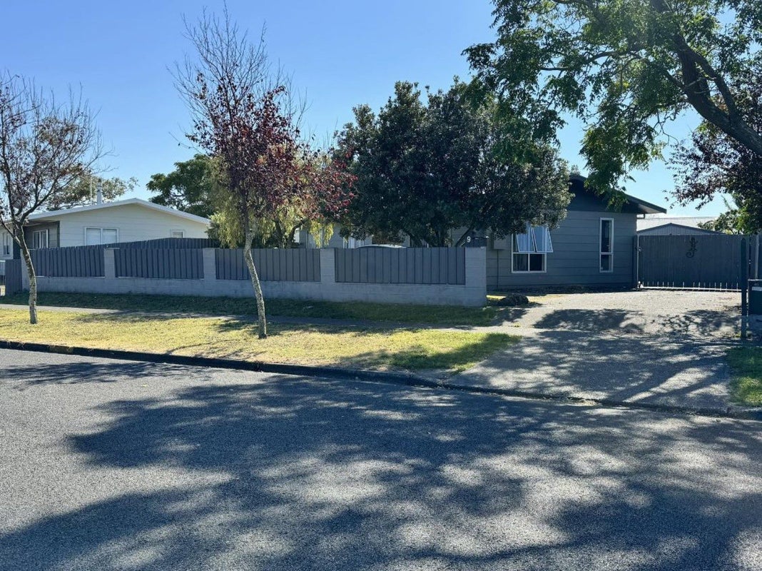 9 Cartier Crescent, Flaxmere, Hastings - Carousel 1