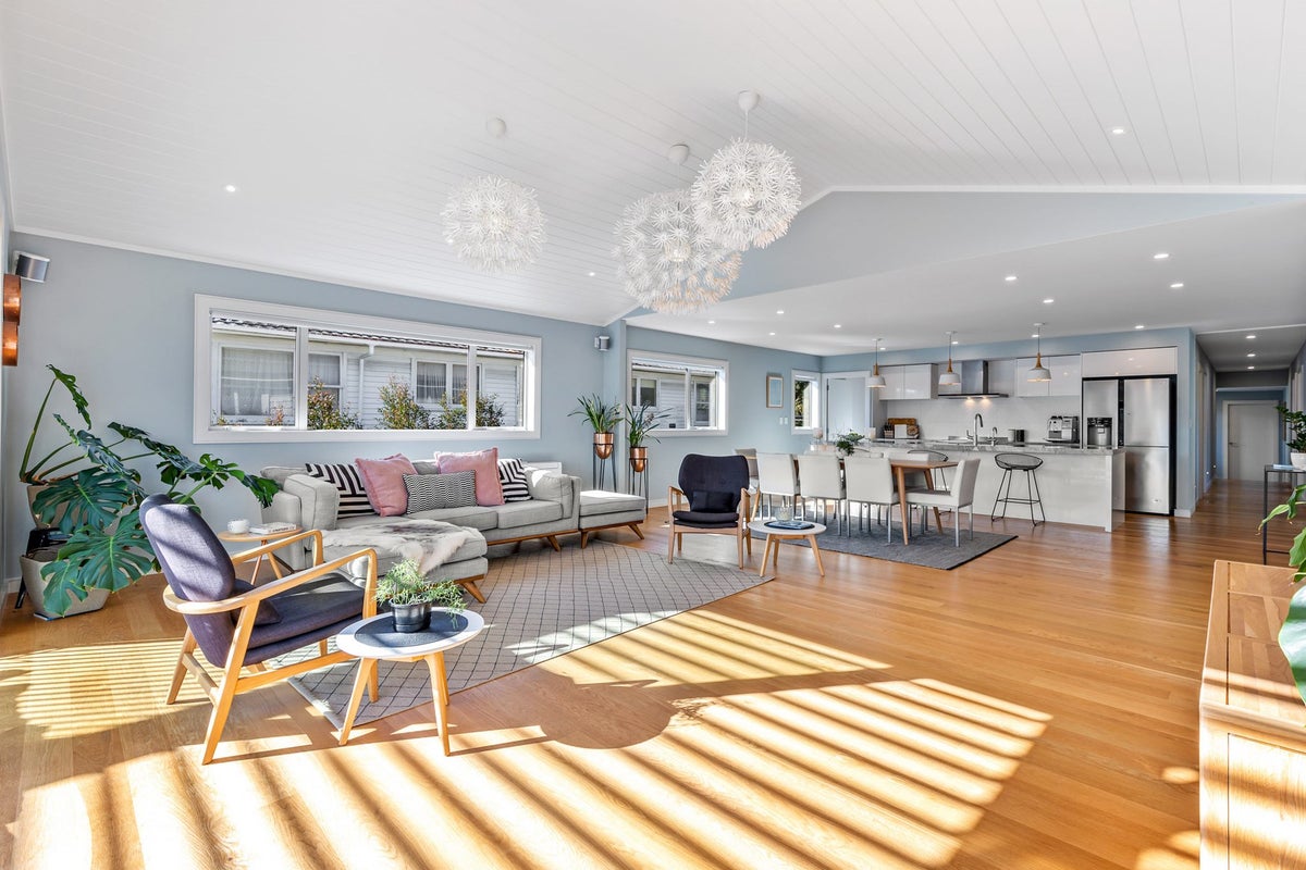 156 Deep Creek Road, Torbay, Auckland - Carousel 2
