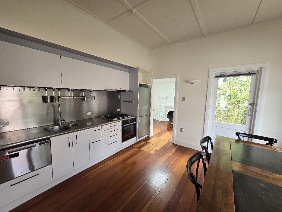 11 Mcintyre Avenue, Mount Victoria, Wellington - Carousel 2
