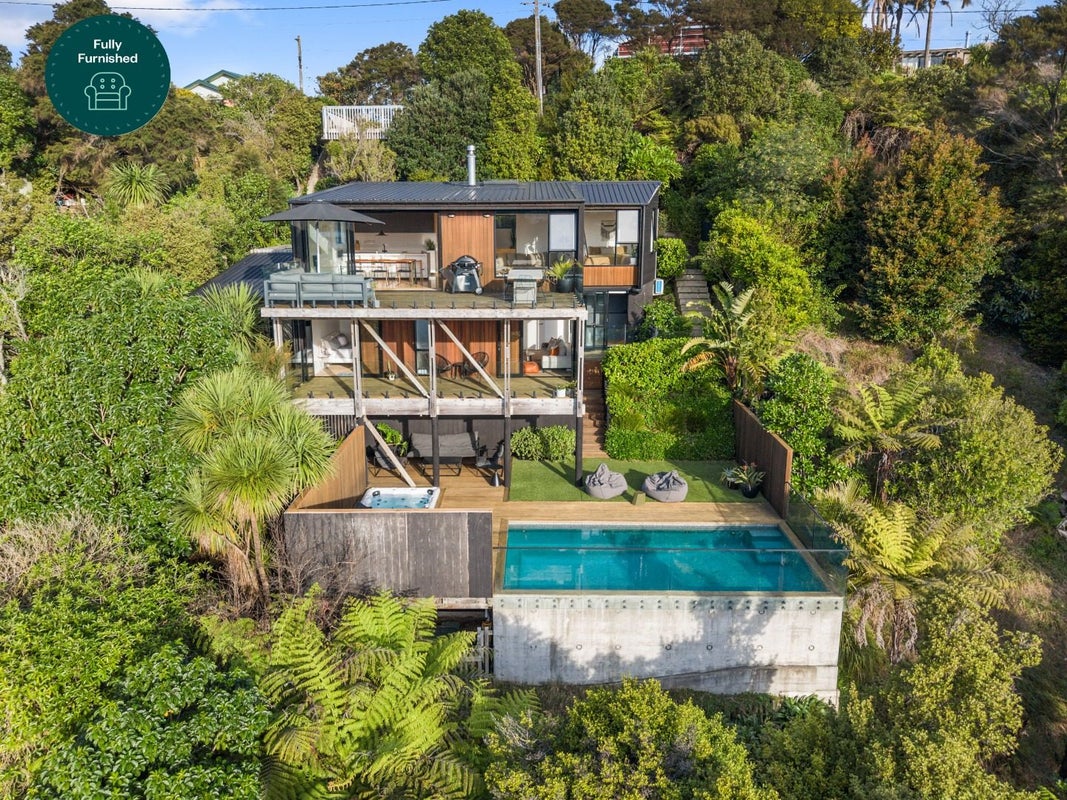 9 Pacific Parade, Surfdale, Waiheke Island - Carousel 1