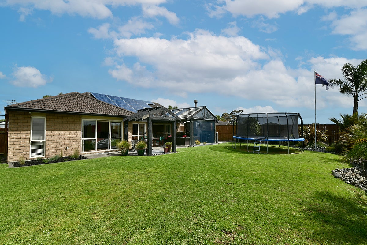 6 Raabia Close, Parakai, Helensville - Carousel 21