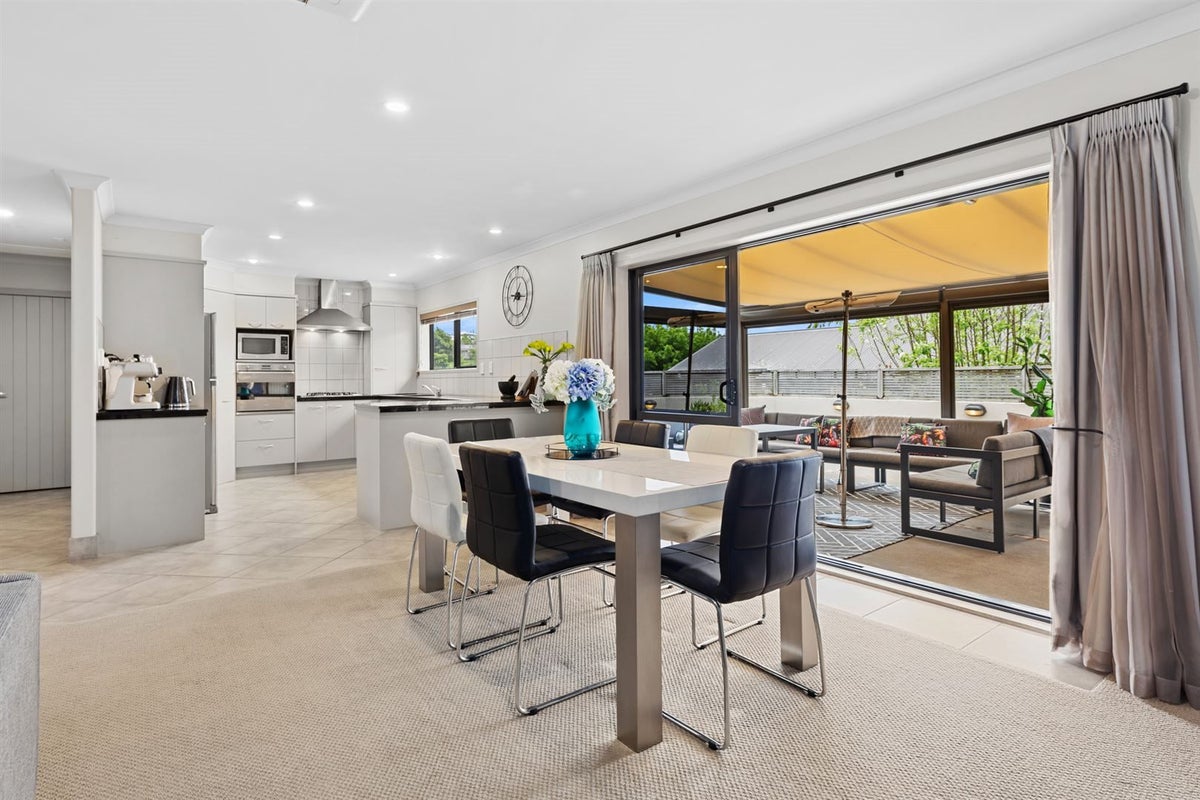 3 Leven Close, Bethlehem, Tauranga - Carousel 1