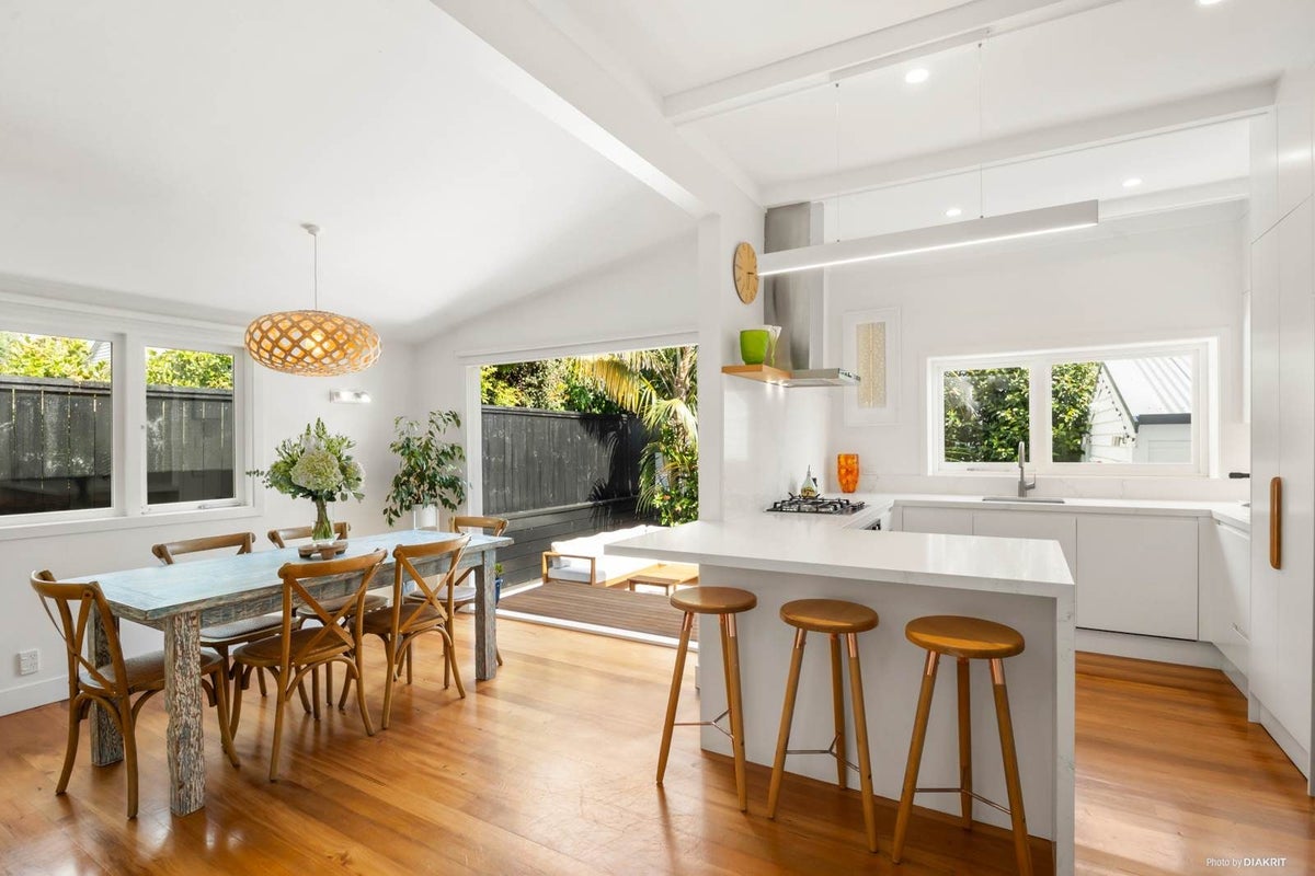 2/32 St Michaels Avenue, Point Chevalier, Auckland - Carousel 2